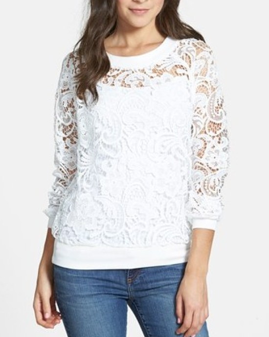 Sporty-elegant blouse of lace 