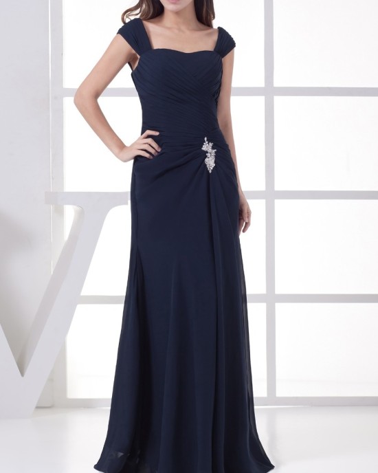Long chiffon dress with accessory