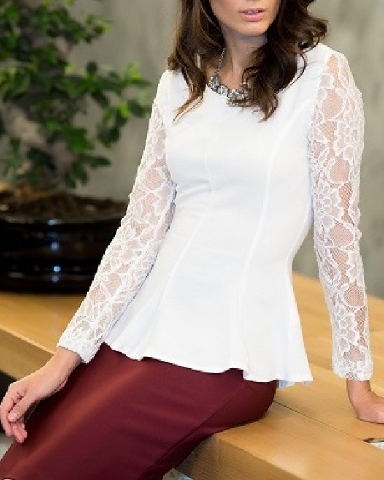 Tunic with lace sleeves