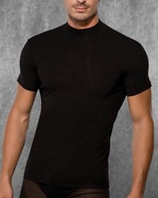 T-shirt with a high neckline