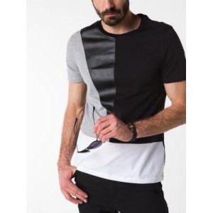 T-shirt with leather appliqué