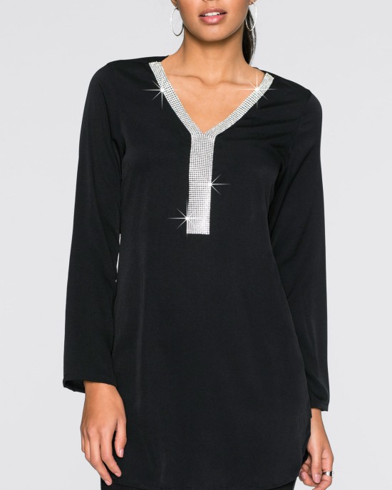 Blouse with spectacular neckline 