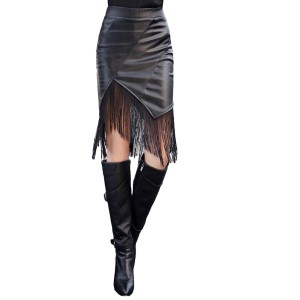 Extravagant skirt with fringes