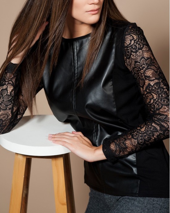 Blouse type jacket with buttons at the back