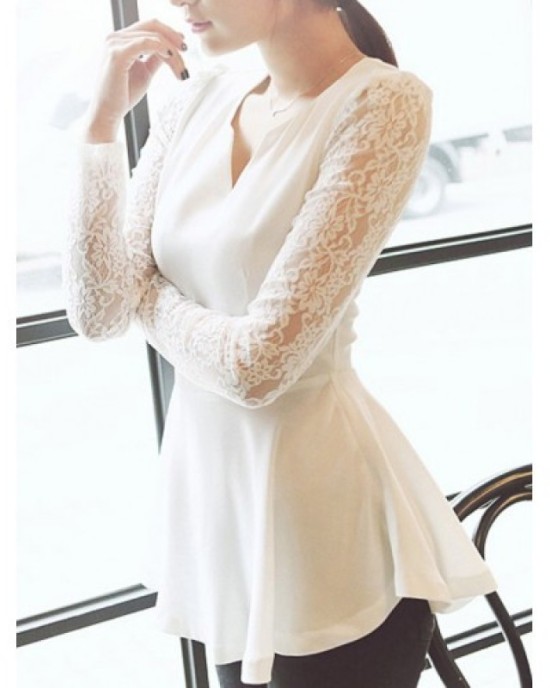 Tunic with lace sleeves