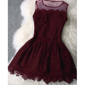 Egyedi ruha gyönyörû csipkével