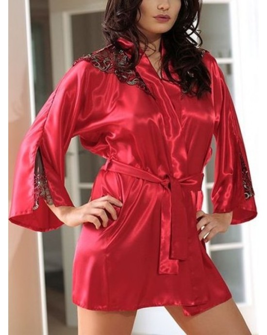 Piros ruha csipkével