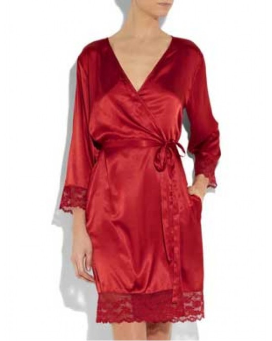 Piros szatén fürdõköpeny
