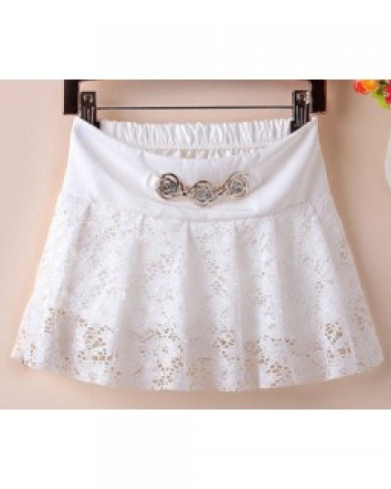 Lace skirt in white
