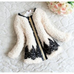 CHILDREN'S COAT WITH LACE
