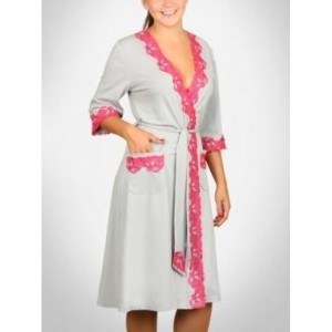 rózsaszín ruha csipkével