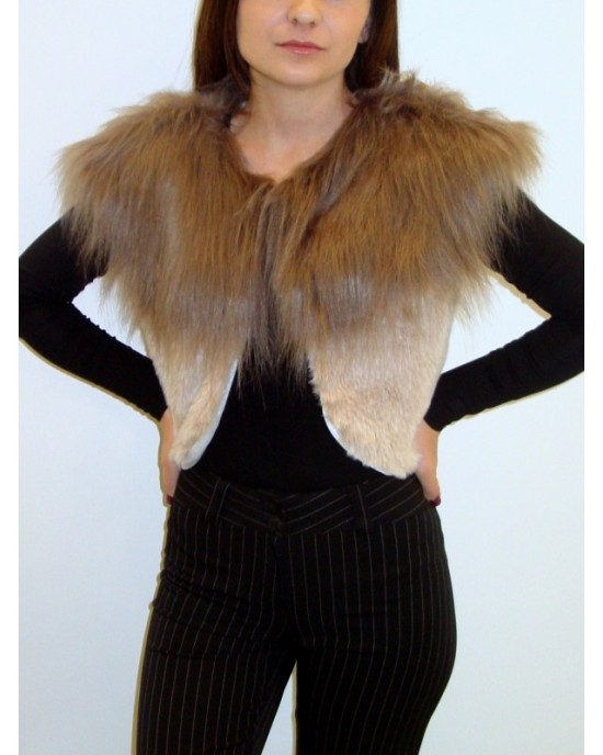 Rövid kabát nagy gallérral