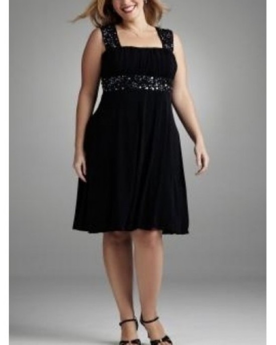 Kiejtéssel díszített ruha