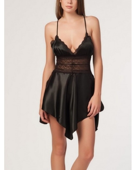 szatén ruha csipkével