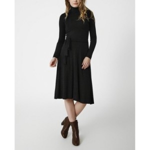 STÍLUSOS GYAPJÚ RUHA