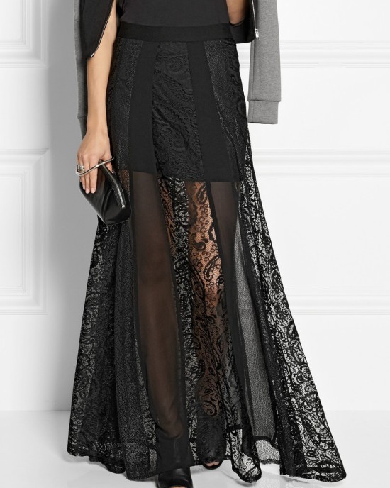 Skirt of lace and tulle Skirt of lace and tulle