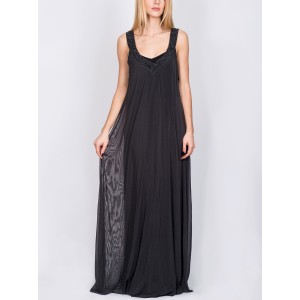 Formal dress of tulle with lace