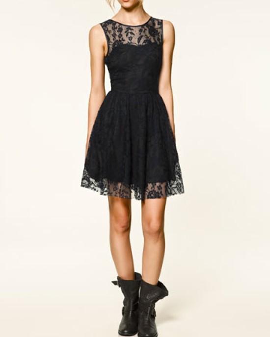 Lightly dress of lace