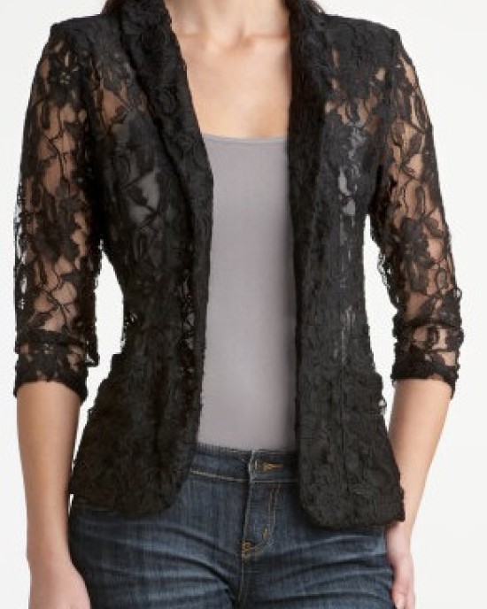 Jacket of lace with pockets