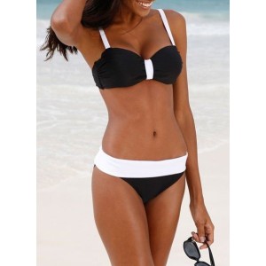 Stílusos fürdőruha két részből 