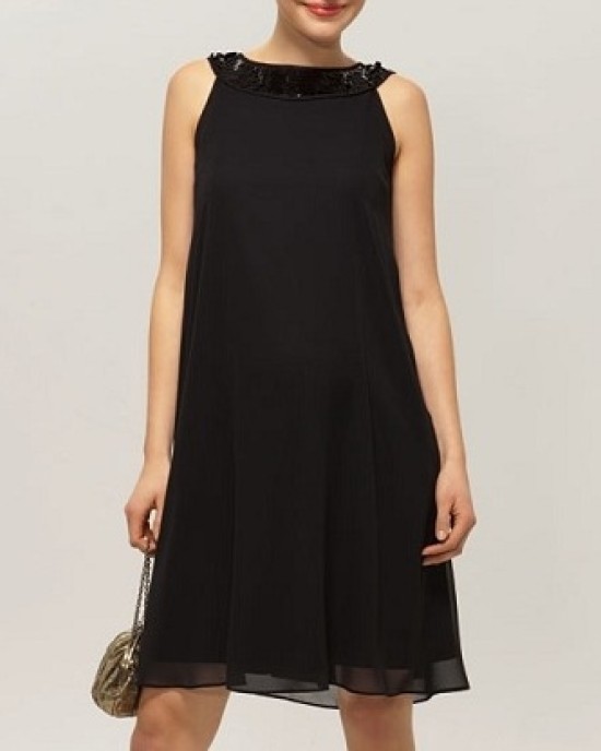 Dress of chiffon  with accent