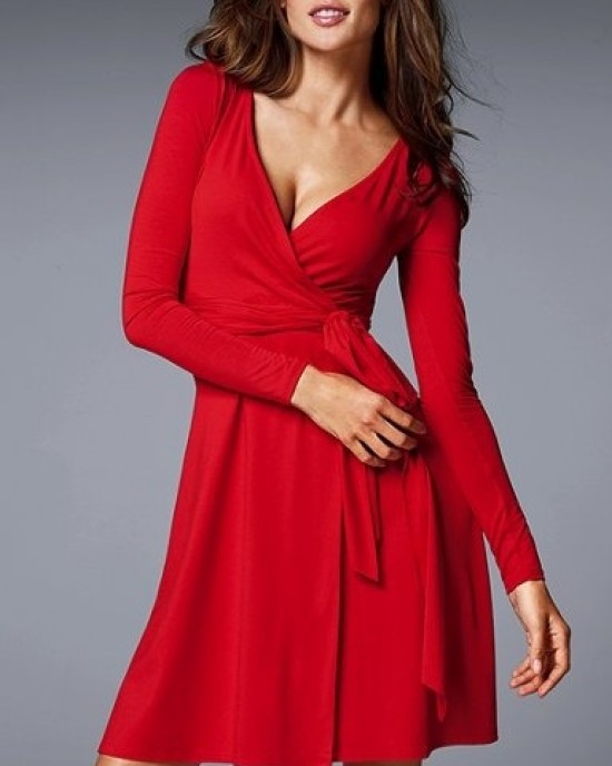 Elegant dress with plunging neckline